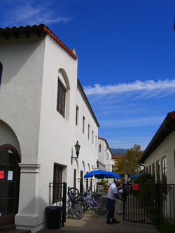イーエフ　サンタバーバラ校 (Santa Barbara)